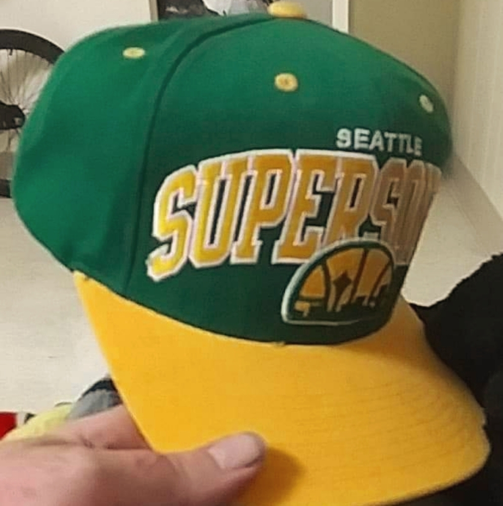Adjustable hat. Sports hat. Seattle supersonics cl